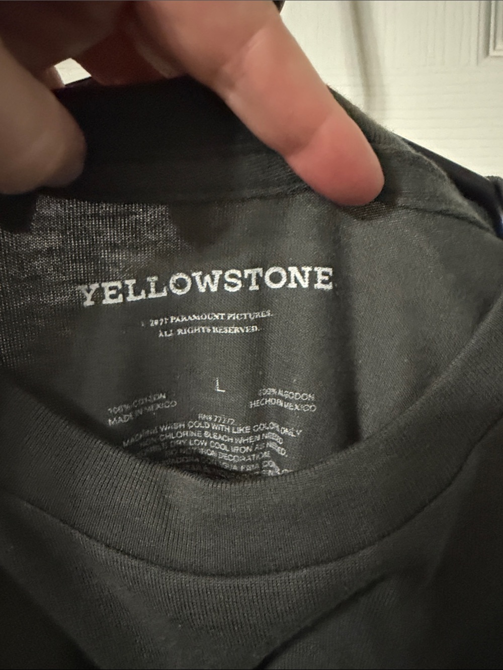 Yellowstone Men's Short-Sleeve Graphic Tee in Dark Gray - Picture 2 of 4